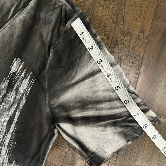 Eva Kayan T-Shirt - Picture 10 of 11